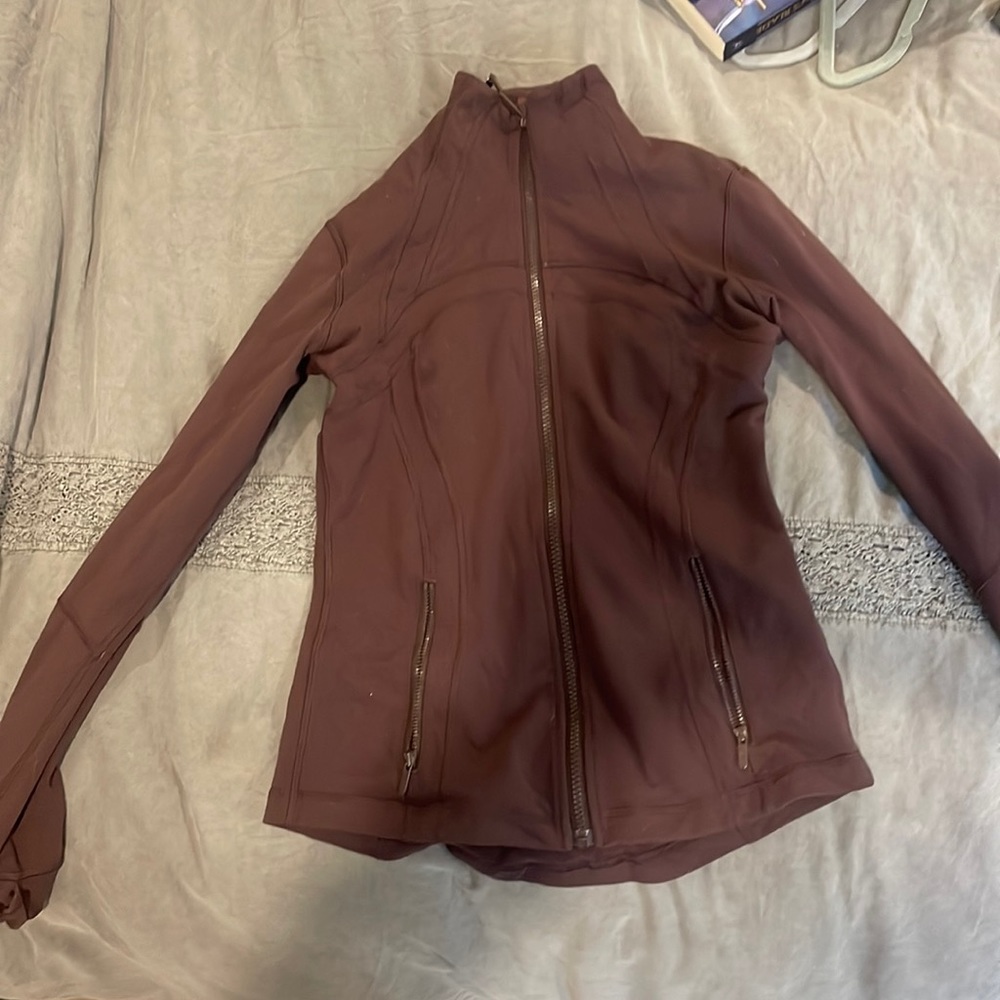 Form fitting lululemon athletic jacket